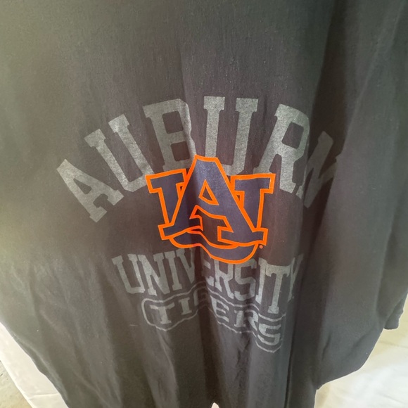 Auburn University Tigers Black T-Shirt - Picture 1 of 3